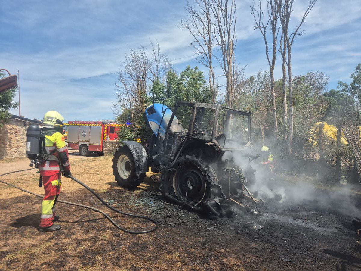 112Cantabria's tweet photo. Movilizamos bomberos de @cantabriaes para sofocar el incendio de un tractor en Ormas, en #HermandadCampoodeSuso https://t.co/WwB4yyoNt8