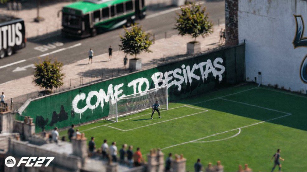 kartalhatti's tweet photo. EA Sports FC 27’nin kapak görselinde dikkat çeken bir detay ortaya çıktı.

Oyunun kapağında “Come to Beşiktaş” yazısı yer aldı. https://t.co/nUps2sGl3p