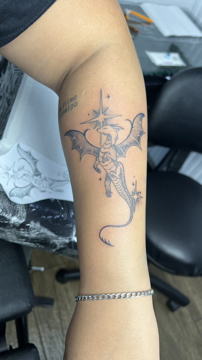aknaibx's tweet photo. ele me fazendo tatuar uma árvore agora https://t.co/T6n5XZkpWX