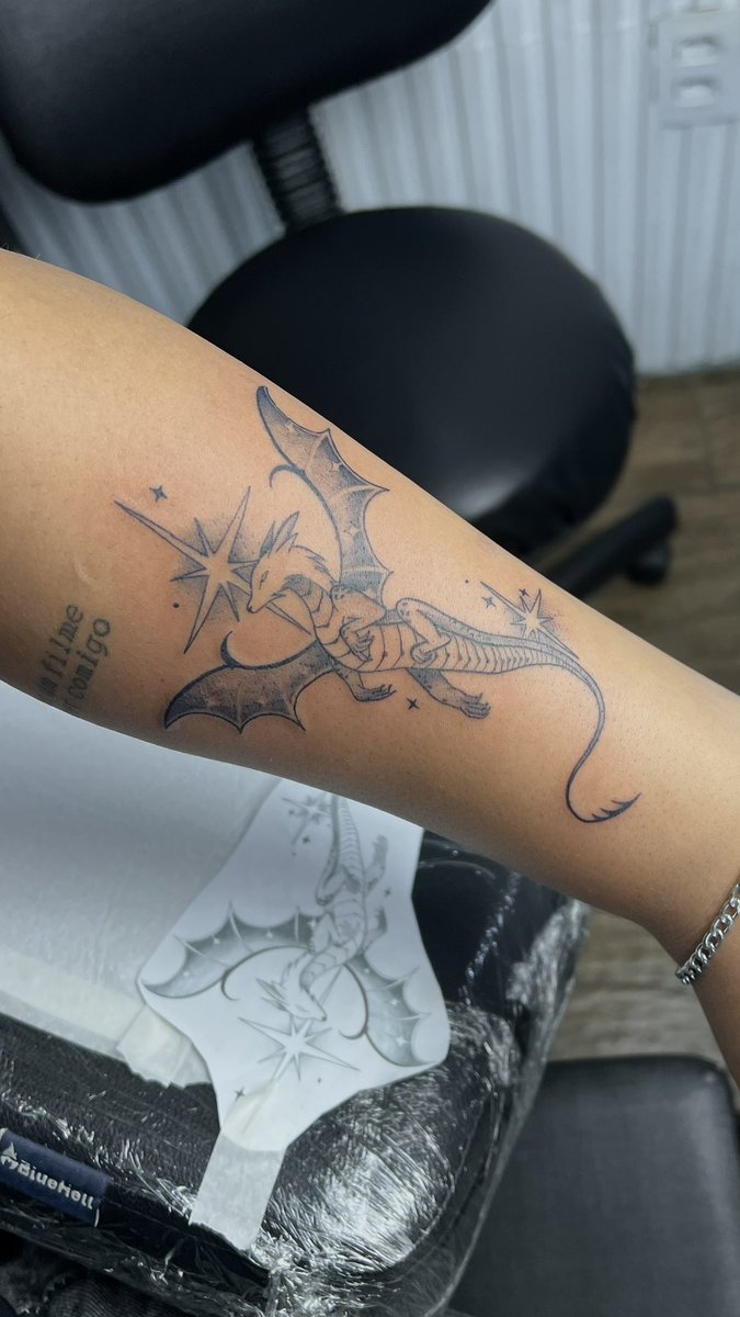 aknaibx's tweet photo. ele me fazendo tatuar uma árvore agora https://t.co/T6n5XZkpWX