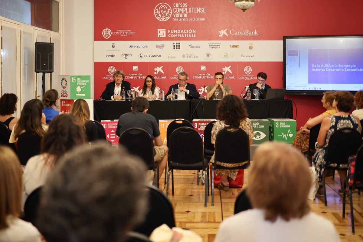 PSOE_CyL's tweet photo. "La Agenda 2030 es clave para corregir desigualdades".

🗣️ @cmmsoria participa en los cursos de verano de la Universidad Complutense en El Escorial.

El líder socialista reclama a la Junta seguir esta hoja de ruta frente a los negacionistas.

Más info.👇
https://t.co/rrAxvuQvTe https://t.co/zA3nz5NaW8