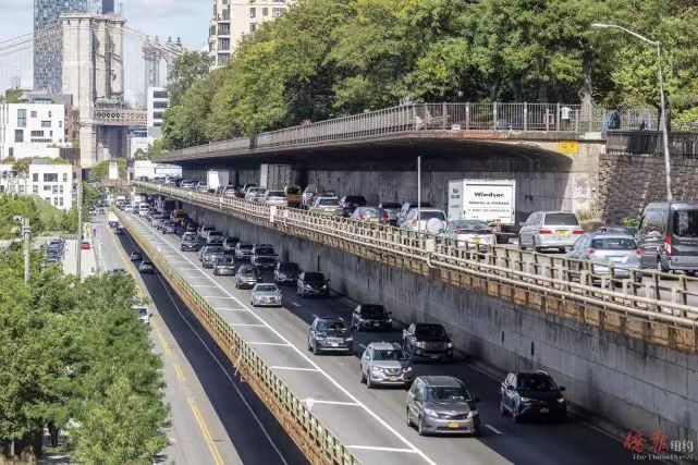 AA_DTC's tweet photo. 🚨 NYC Traffic Alert
Overnight construction on the Queens-bound BQE through July 23.
12:00 AM–5:00 AM
Atlantic Ave → Cranberry St
One lane open only
Atlantic Ave entrance ramp closed
Expect delays. Leave early, follow detour signs, slow down in work zones, and drive safely. https://t.co/ApwwxRp8cC