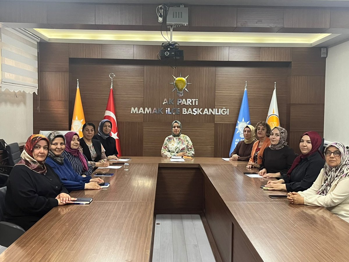 akkadinmamak's tweet photo. Haftalık olağan yürütme  kurulu toplantımızı Kadın Kolları Başkanımız İlknur Hizal öncülüğünde gerçekleştirdik.
Hayırlara vesile olsun. https://t.co/oNdZpWKKQI