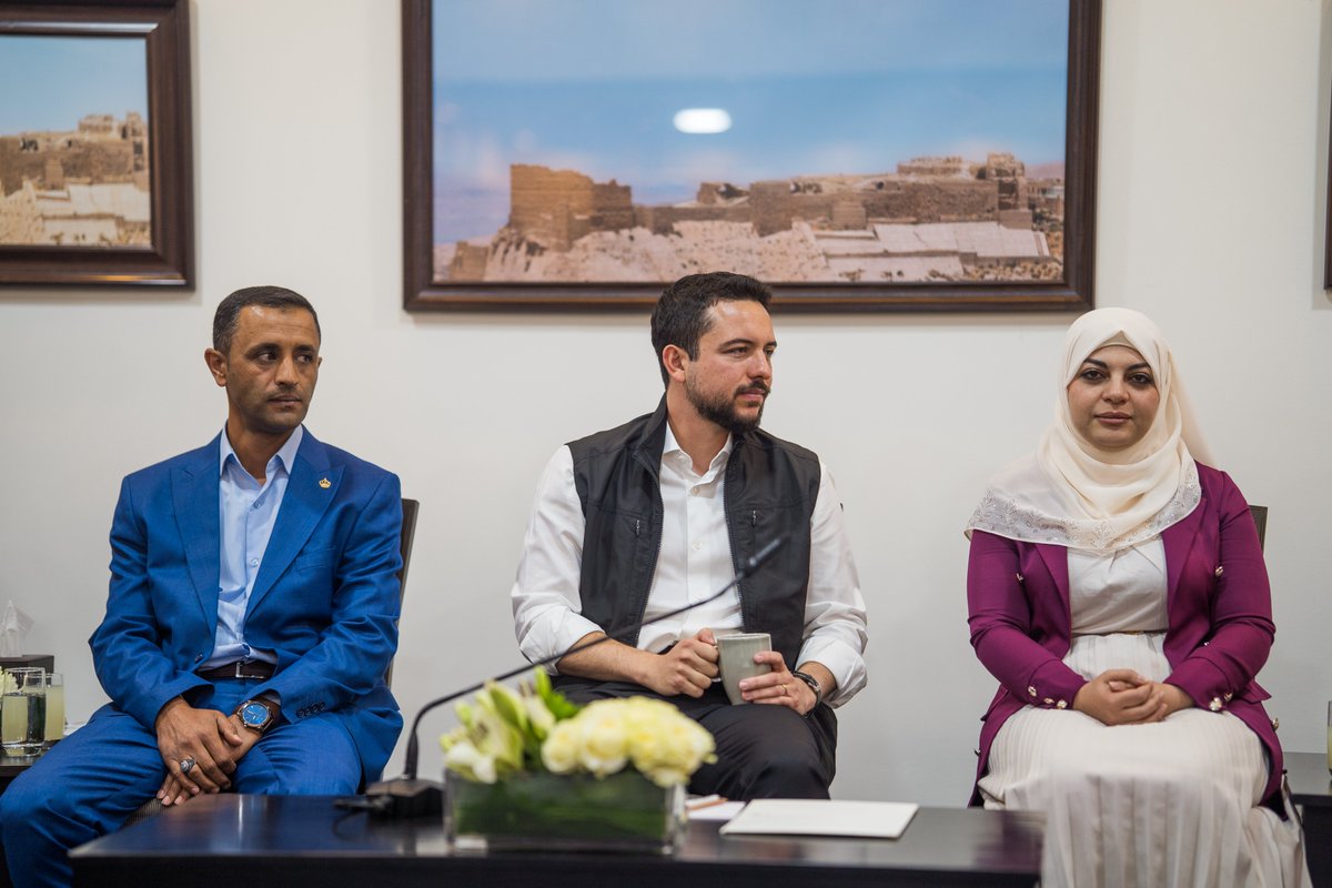 RHCJO's tweet photo. His Royal Highness Crown Prince Al Hussein, the Regent, meets with youth from Karak.
The Crown Prince emphasises the importance of empowering young people and unlocking their potential across various sectors, expressing pride in the proficiency and skills demonstrated by young Jordanians working in technical and technology fields.
#Jordan