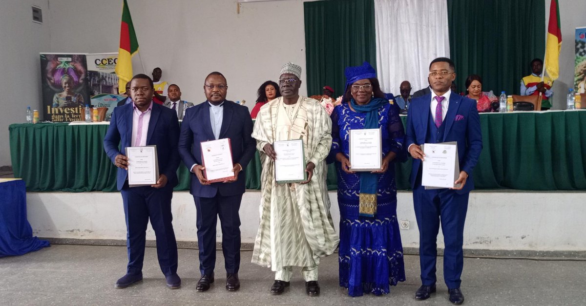 Minjec00237's tweet photo. L’événement a également été marqué par la signature de conventions de partenariat entre le MINJEC, l’École Pratique d’Agriculture de Binguela, Prima Finance Investment PLC, l’African Development Credit S.A., et la Concertation Nationale des Organisations Paysannes du Cameroun. https://t.co/Cyu9HcHd2l