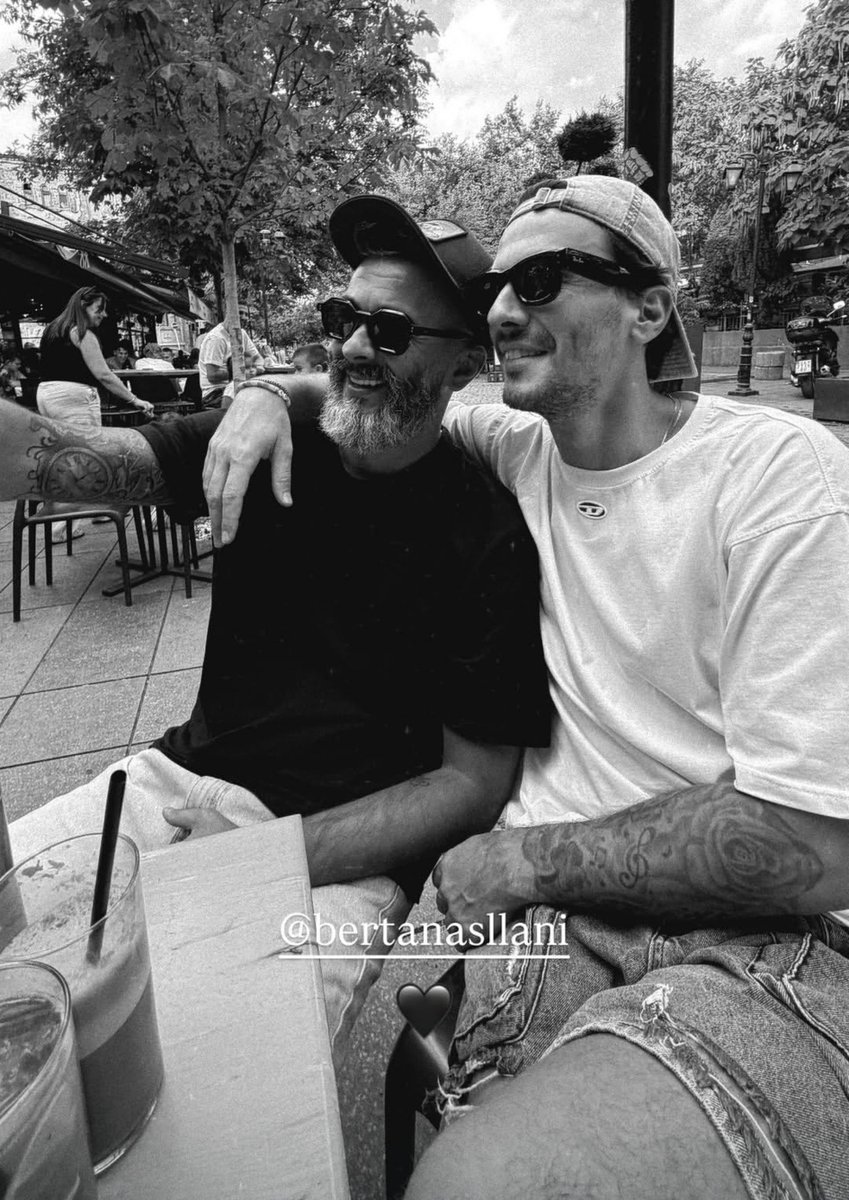 Rojber_aslaz's tweet photo. Finally... #BertanAsllani with his brother ❤️❤️❤️
#RojbinErden #Aslaz #Rojber https://t.co/ShhPeqbC9f