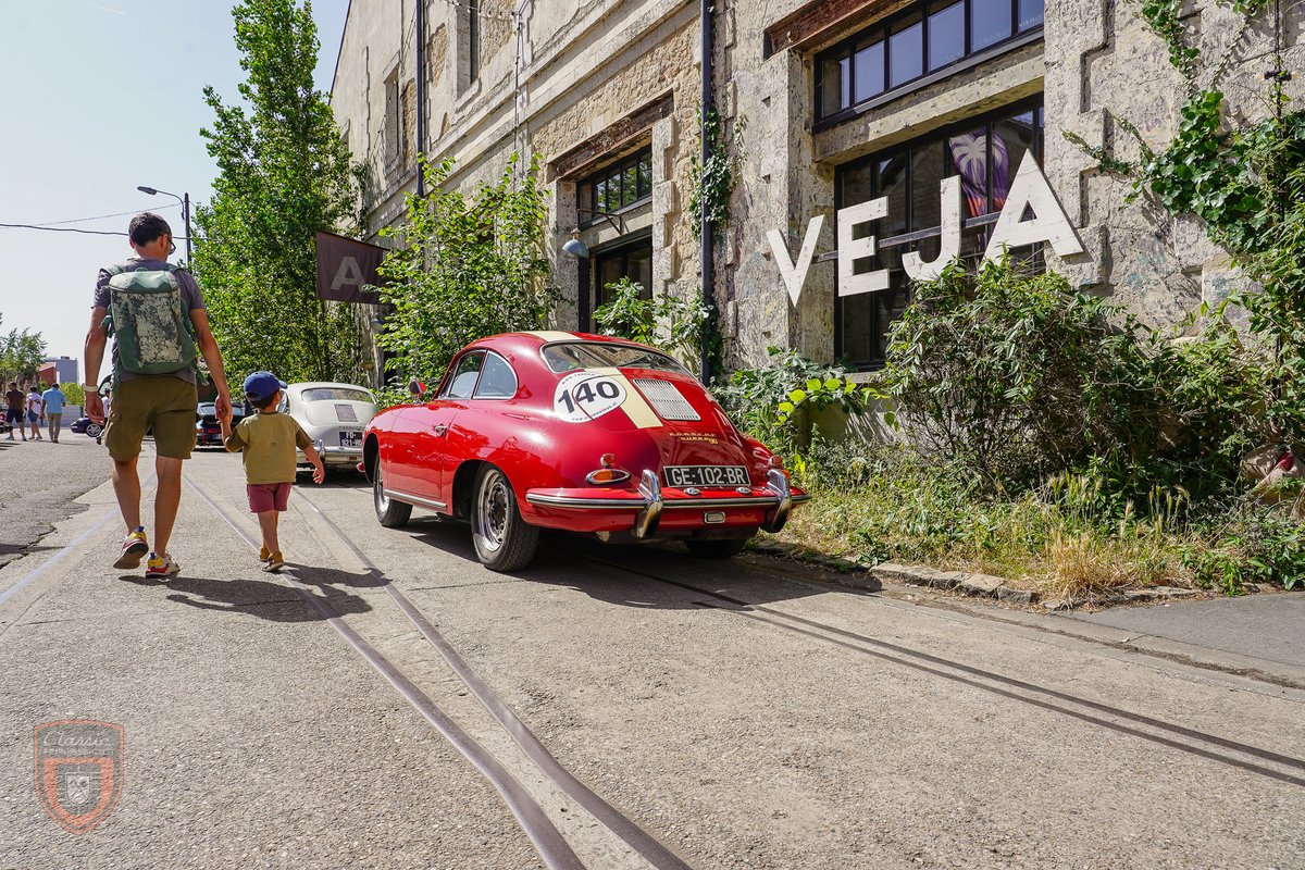 classicpassion9's tweet photo. Father & son...
#porscheclassic
#classicporsche
#porsche
#classicpassion911
#lemansclassic
#aircooledporsche
#targa
#993
#356
#Classic911 https://t.co/JWXB7a7XkF