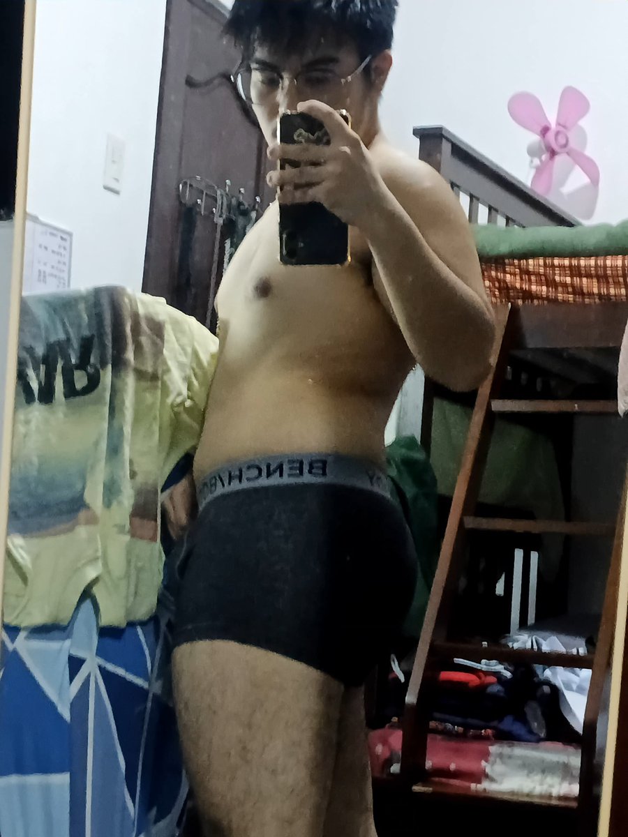 mschst_tam's tweet photo. A great thanks to my hubby for helping me pick my new undies :3 https://t.co/KYIcmRgAxy