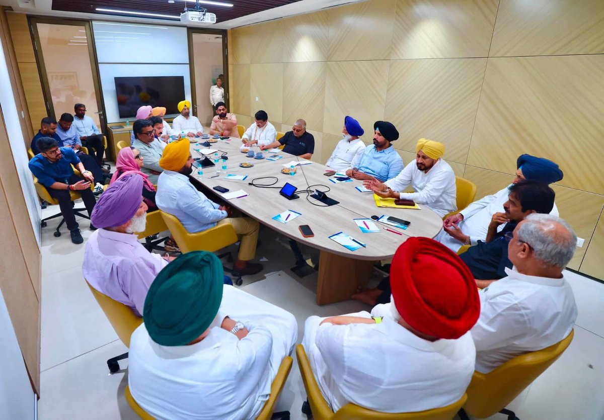 SukhpalKhaira's tweet photo. Participated in the @INCIndia meeting today at party headquarters in Delhi to discuss the strategy for 2027 elections-Khaira 

@INCPunjab https://t.co/gUG572pQGD