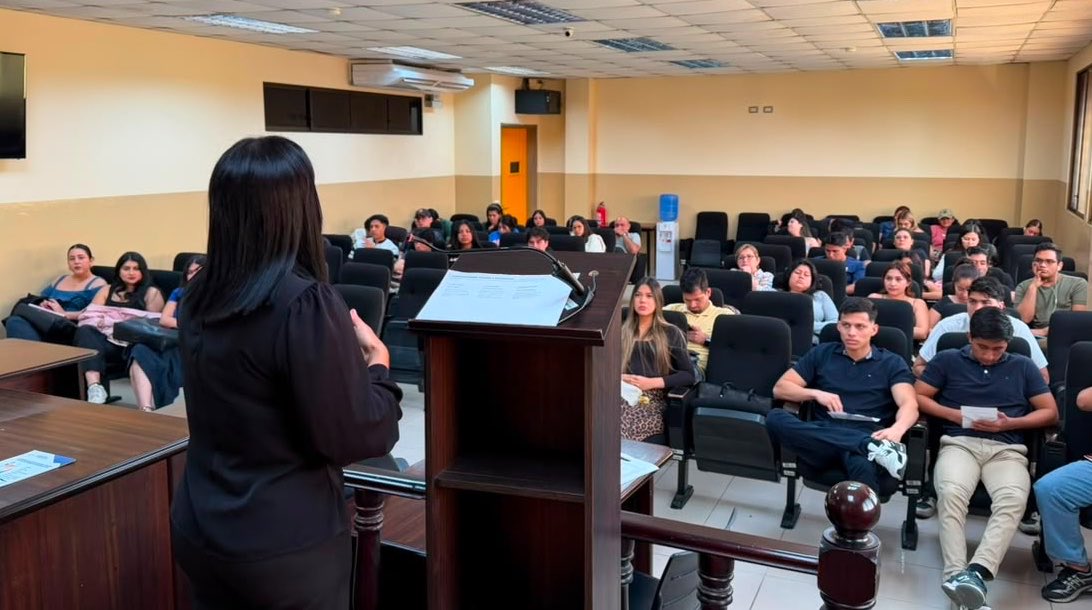 ManabiCJ's tweet photo. #PORTOVIEJO  🤝 Alrededor de 70 estudiantes de Derecho de la @USGPOFICIAL conocieron las ventajas de la mediación como un mecanismo ágil, gratuito y efectivo para la solución pacífica de conflictos, durante una jornada de socialización impartida por mediadoras de @ManabiCJ.

A través de este espacio, también aprendieron cómo acceder a los servicios que brinda la @MediacionCJ, fortaleciendo una cultura de diálogo y construcción de paz.

#JusticiaConIndependenciaCJ