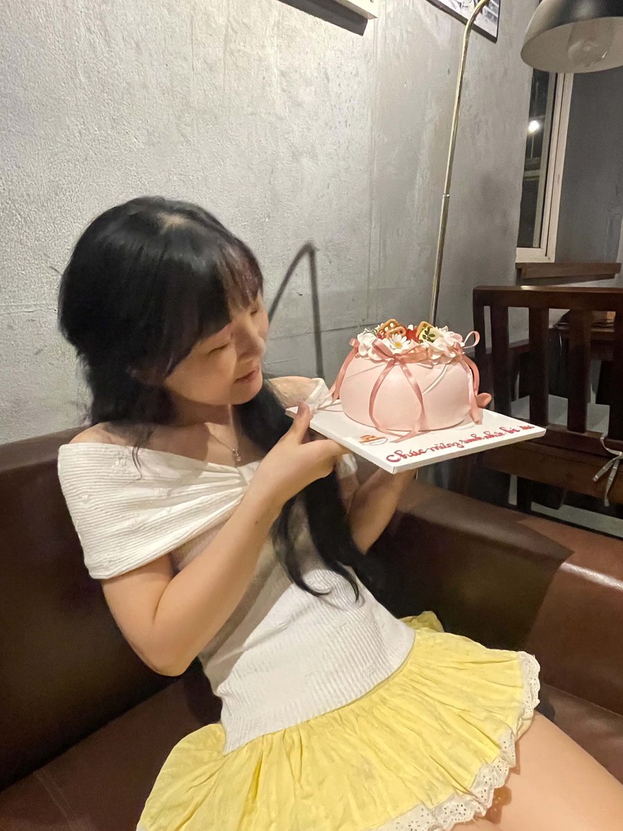 Bammm991's tweet photo. Bé iu https://t.co/uKk3sErcR8