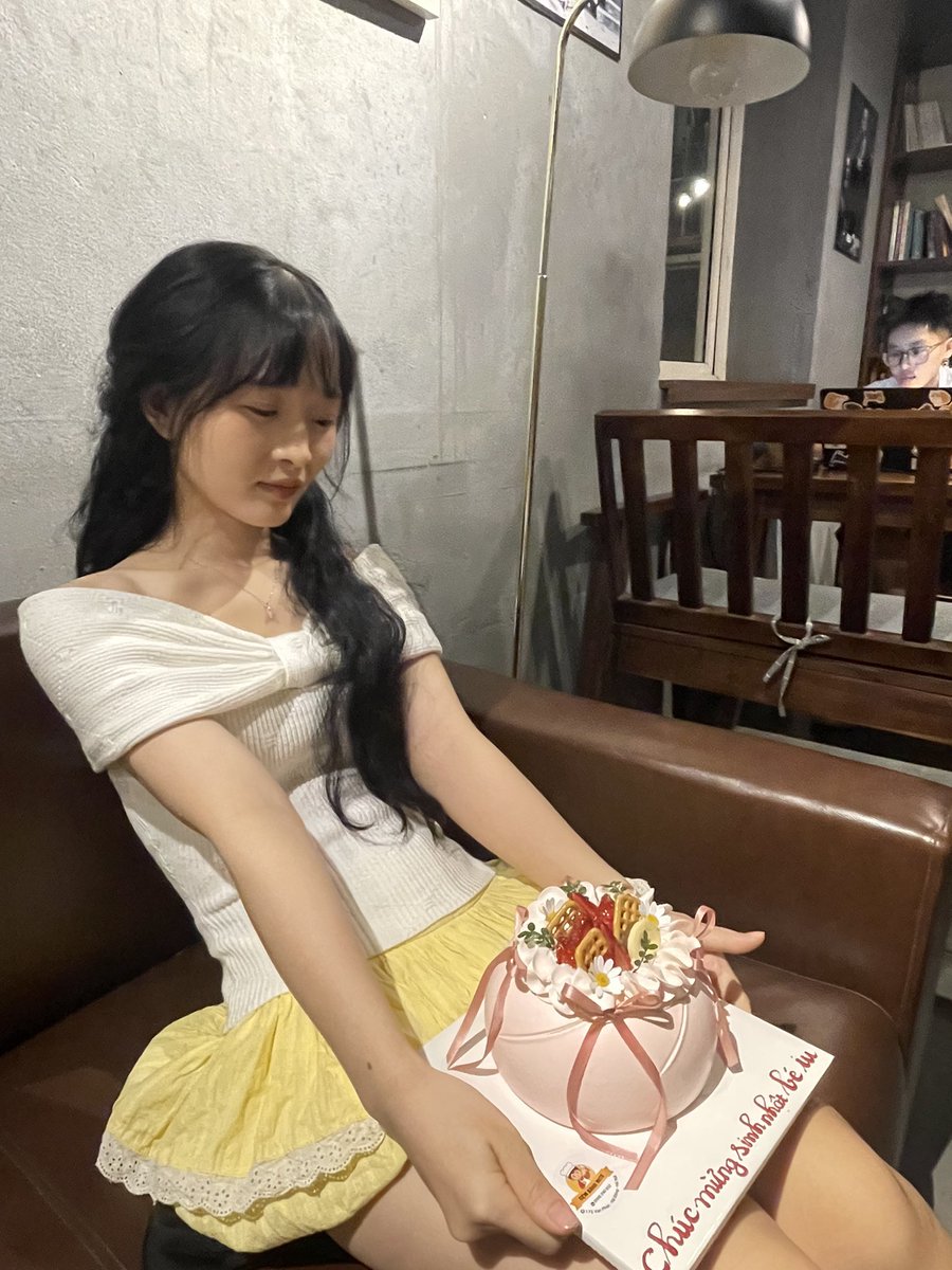 Bammm991's tweet photo. Bé iu https://t.co/uKk3sErcR8