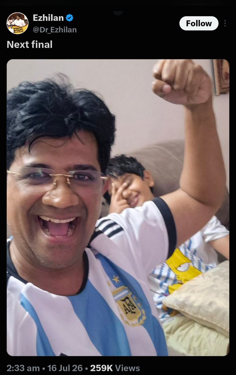 EstherRachelJ's tweet photo. அங்க 25 நாளா டெல்லி ல போராடிட்டு இருக்காங்க 

6 நாள் முன்னாடி வரைக்கும் FIFA க்கு 🔥 விட்டுட்டு இன்னைக்கு திடீர்னு CJP மேல பாசம் வந்து போராட்ட களத்துல தொபுகடி னு குதிச்சிருக்காரு எழிலன் ப்ரோ 

இவரை வாழ்த்தலாமே ப்ரண்ட்ஸ் https://t.co/tAdbKUW0xQ