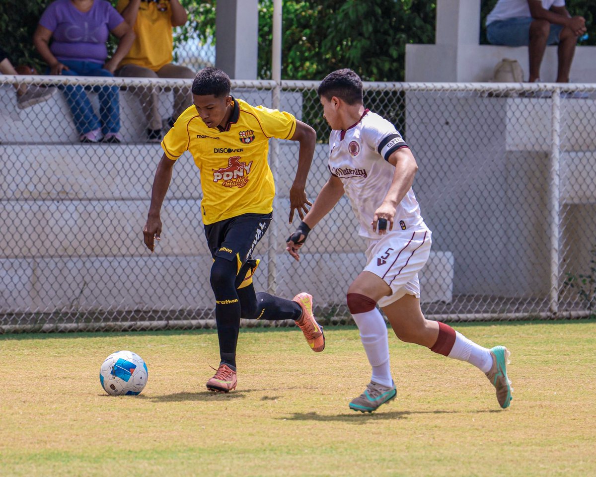 BSCEutimios's tweet photo. #U15 | 25’ ⏰ 

 #BSC 0-0 Vinotinto FC 

#CampeonatoNacional
#BarcelonaMiPasión https://t.co/FJF8xttlCf