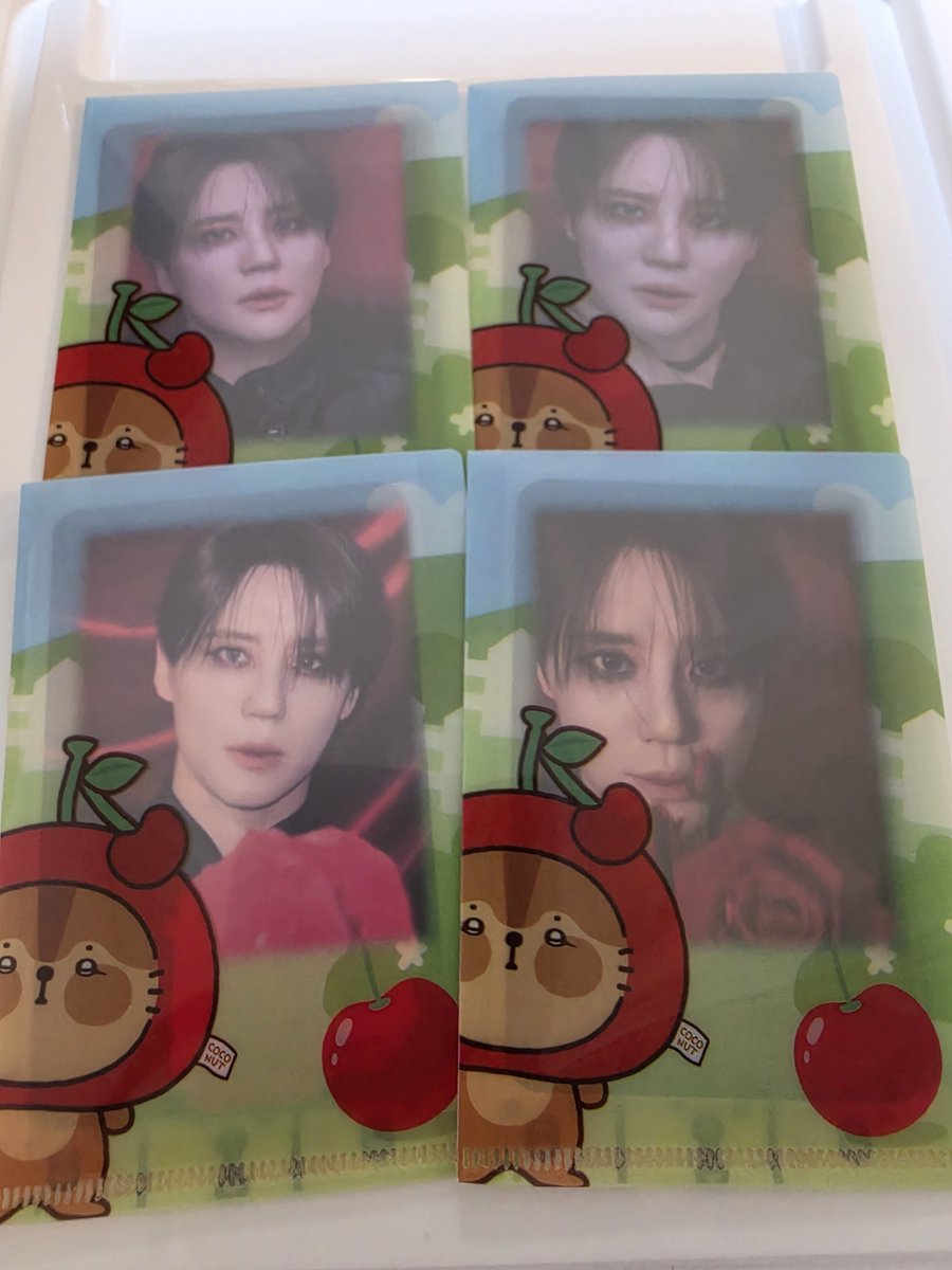 xia_ascent's tweet photo. 코코넛여러분👀
중력콘때 나눔 못했던 포카홀더...
드큘때 나눔할까하는데 언제가 좋을까요...?!
언제 받고 싶으십니까아? 
막고는...너무 멀쟈나요...? https://t.co/YPxwu0AjiE