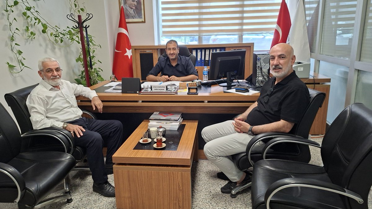 bembirsenvan65's tweet photo. Kanalizasyon Daire Başkanı sayın Uğur Demiroğlu'nu Bem Bir Sen Van Şube Başkanımız Harun Altın ve Kadir Çağan ile birlikte ziyaret ettiler ve istişarelerde bulundular ilgi ve alakasından dolayı teşekkür ediyor işlerinde başarılar diliyoruz.@Leventusl @ahmettemel1972 @kadircagann https://t.co/DDfBoeMvu7