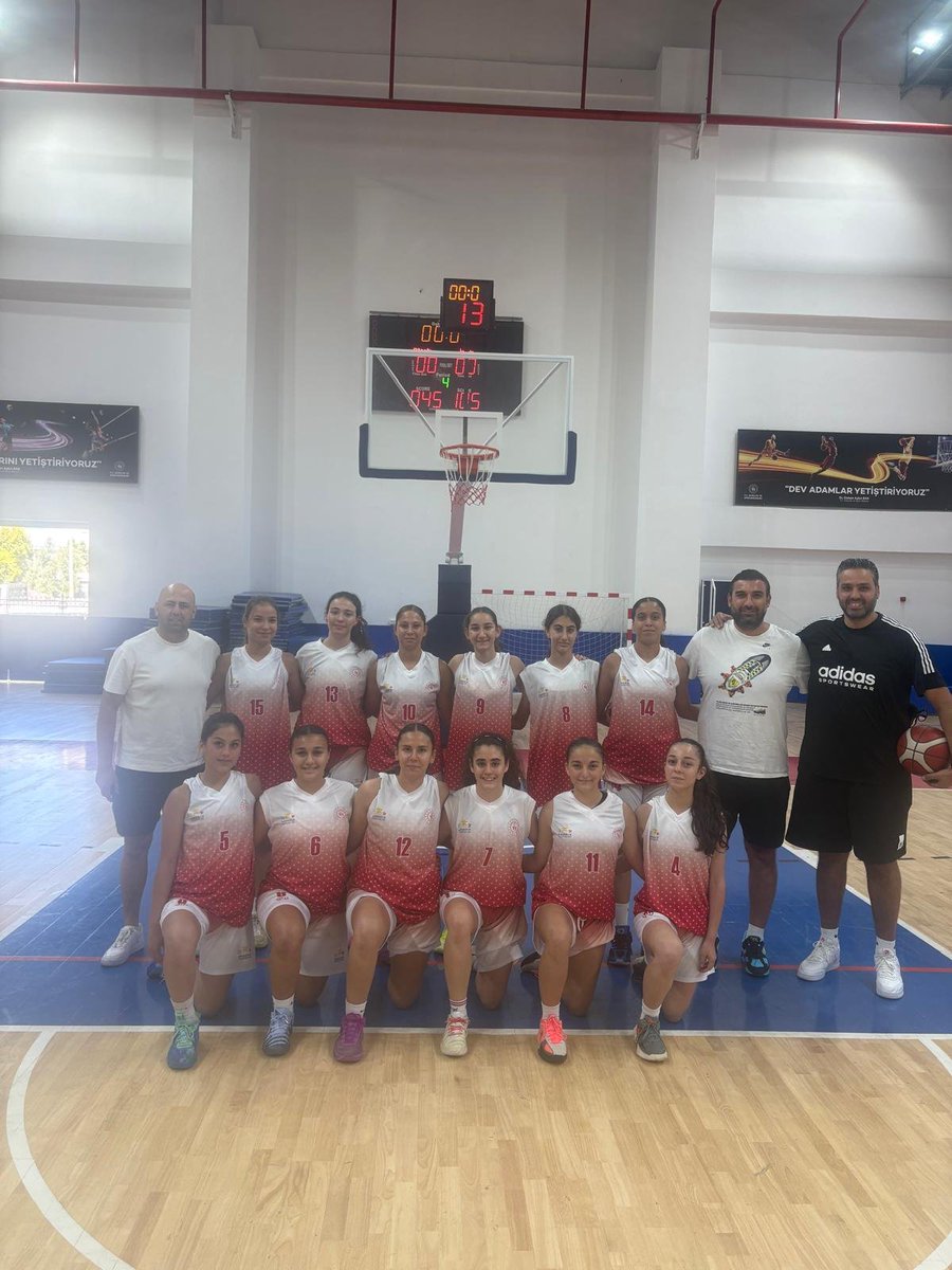 GSB_izmir's tweet photo. ANALİG İzmir İl Karmamız, turnuvanın ilk gününde Bilecik ve ikinci gününde Manisa karşısında ortaya koyduğu başarılı performansla iki maçını da kazanarak grubunu lider tamamladı.

Bir üst tur niteliğindeki 2. Etap müsabakalarına katılmaya hak kazandı. Bir sonraki durağımız Uşak! https://t.co/2FB0VekuEI