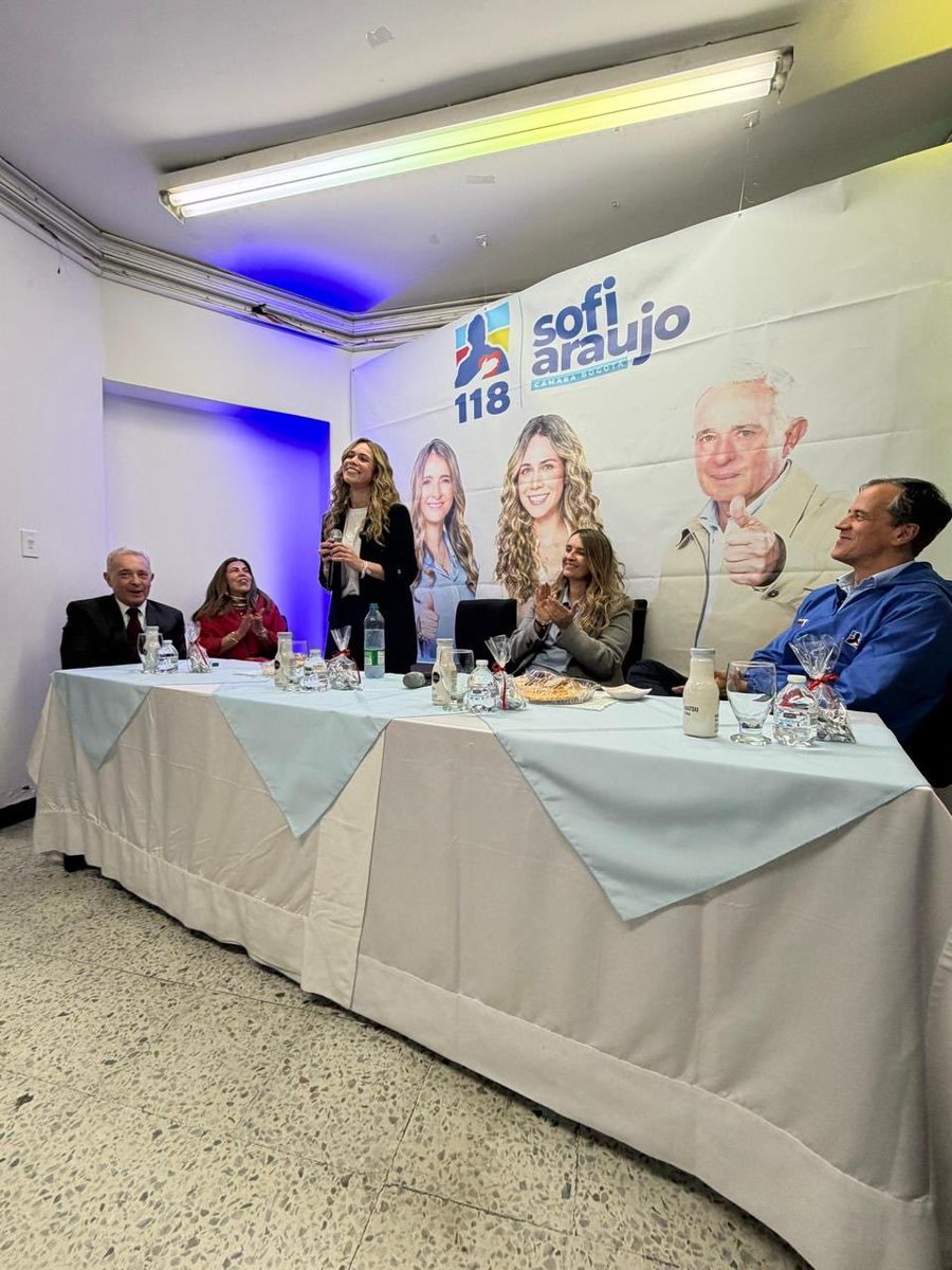 SaVanessCa's tweet photo. TODO LAMBÓN ES TRAICIONERO https://t.co/lUCzgMPgIj