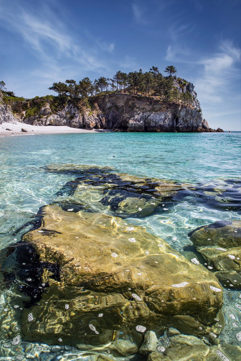 Adilemoigne's tweet photo. Morgat, une plage paradisiaque à visiter en kayak. Avec plein de belles petites criques 😍 https://t.co/oGMm124j1K