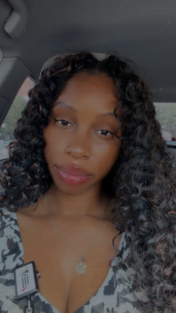 nyahnextdoor's tweet photo. Go Gina, Go Gina https://t.co/2oSXOZlNfu