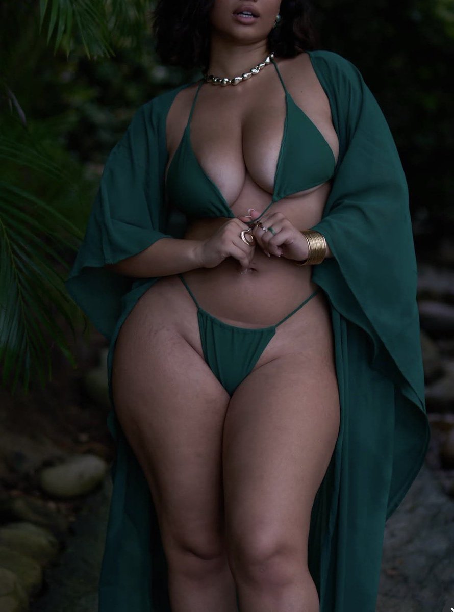 Jeni__Vijay_'s tweet photo. The Human body  peaked when  her  body  card  broke the  laws  of physics 🔥🔥🔥🔥 https://t.co/CJj7XcKWWw