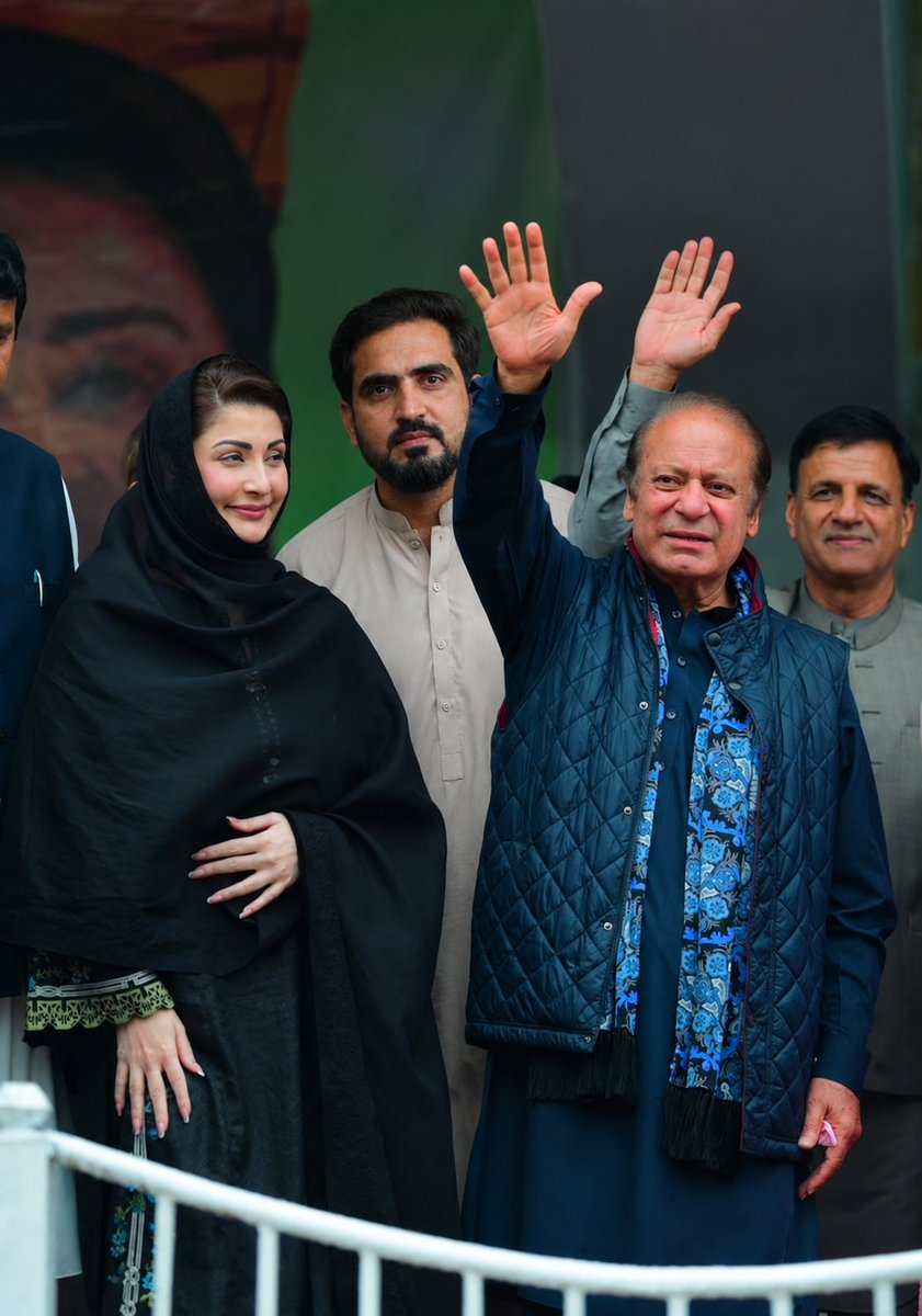 malik_atd786's tweet photo. قیادت کے ہمراہ مظفرآباد کے سٹیج پر
❤️
@MaryamNSharif 
@NawazSharifMNS https://t.co/rYjG8gKzMA