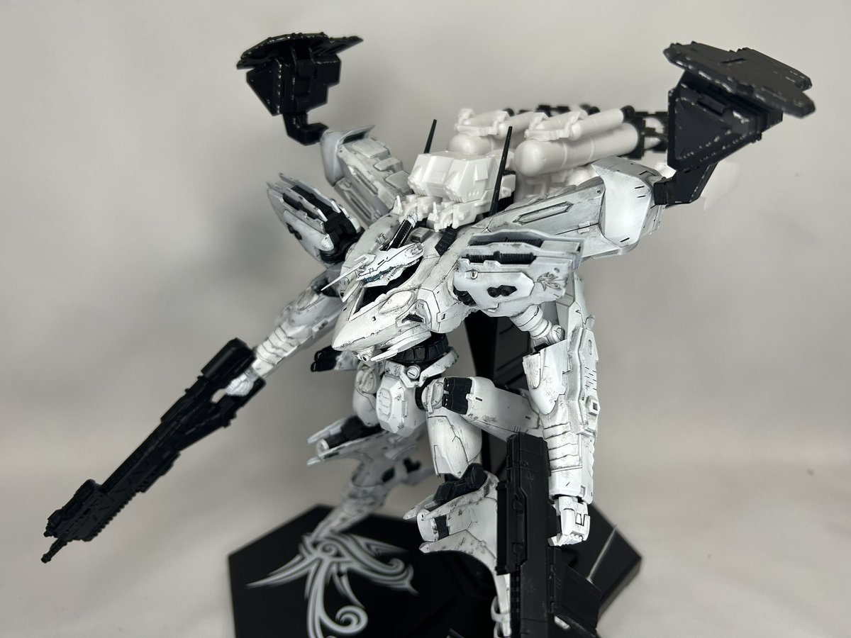 SsKA537's tweet photo. アーマードコアほどエッチな作品を知らない https://t.co/McP0qgNbk5
