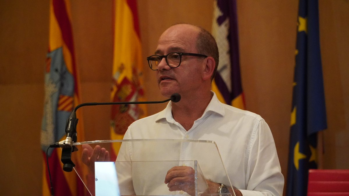 ConsellMenorca's tweet photo. 🥰 Sis infants sahrauís passen l'estiu a Menorca gràcies al programa "Vacances en Pau".

El Consell Insular ha rebut els participants d'una iniciativa solidària que compta amb la implicació de famílies d'acollida de Sant Lluís, Maó i Alaior 👏

Notícia: https://t.co/mR8efrIRdB https://t.co/O85bmPnVjM
