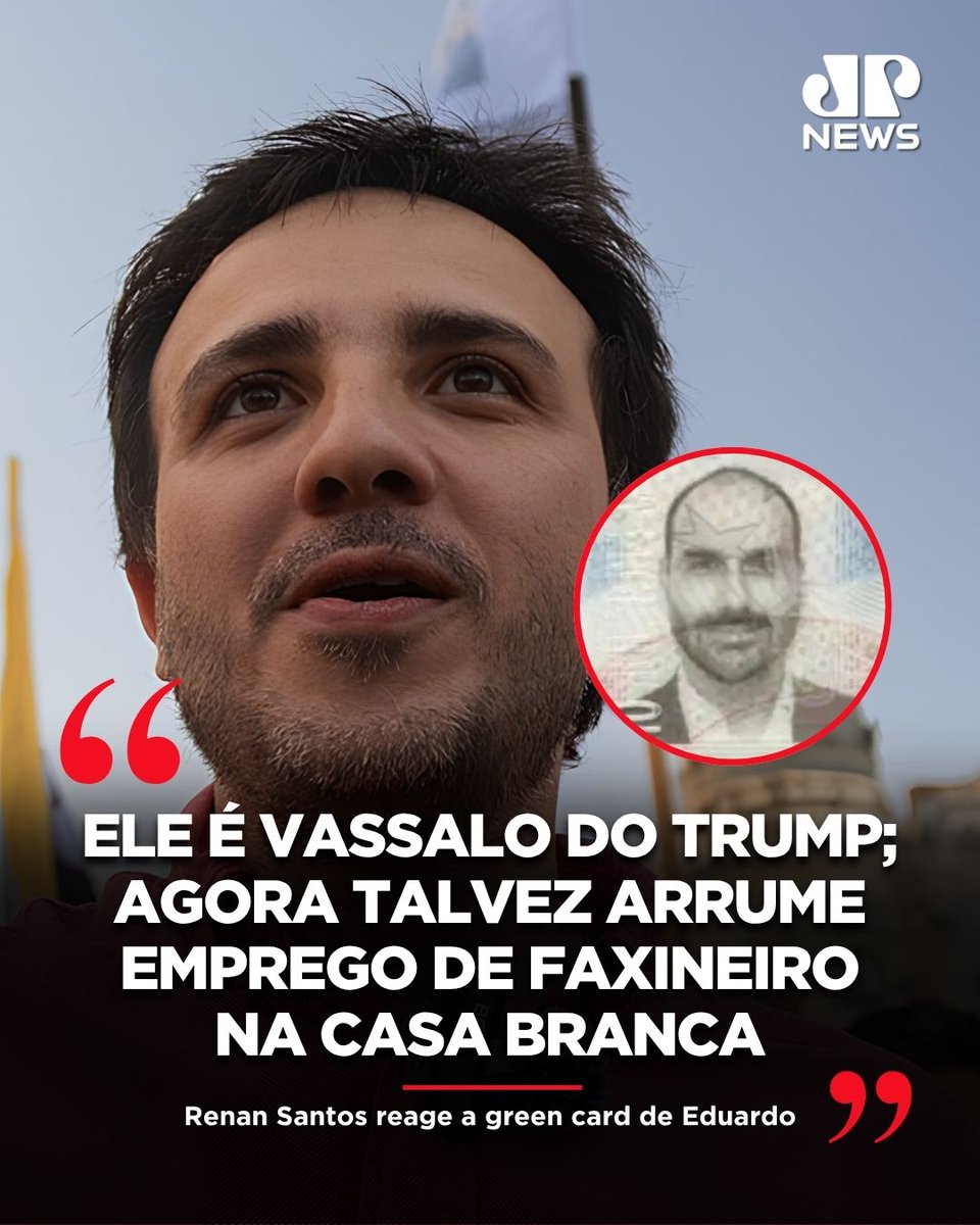 JovemPanNews's tweet photo. O candidato à Presidência Renan Santos (Missão) ironizou a concessão de residência permanente, green card, nos Estados Unidos ao ex-deputado Eduardo Bolsonaro (PL-SP), chamando o ex-parlamentar de "vassalo" de Donald Trump durante agenda em Cuiabá (MT). Ao comentar o documento obtido por Eduardo e sua família, o presidenciável alfinetou o opositor ao declarar que "talvez ele arrume um emprego de faxineiro na Casa Branca". O posicionamento ocorre no momento em que o partido Missão antecipou a oficialização da candidatura de Renan ao Planalto em uma convenção online realizada nesta segunda-feira (20), medida motivada, segundo a legenda, por ameaças de facções criminosas recebidas pelo candidato durante compromissos pelo país.

📺 Confira na JP News
📌 Siga o nosso perfil @jovempannews

#JovemPanNews #Política #RenanSantos #EduardoBolsonaro