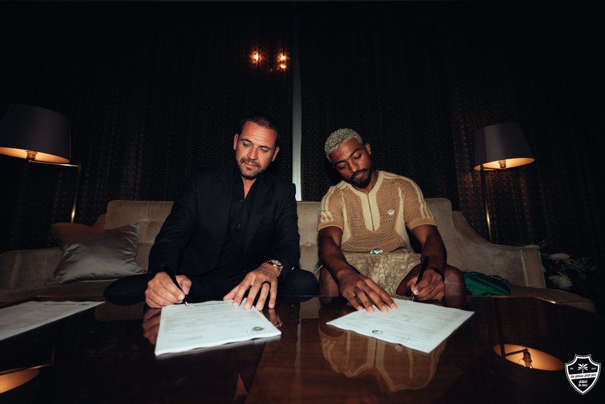 ALAHLI_FCEN's tweet photo. A new story begins ✍️

Naif Masoud in #AlAhli jersey 💚 https://t.co/2KM6KJI7Hy