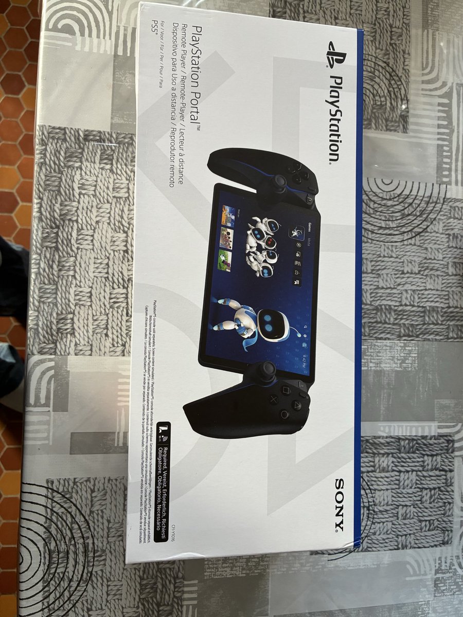 worms62's tweet photo. J’ai craqué #playstationportal https://t.co/yUCuCmoMby