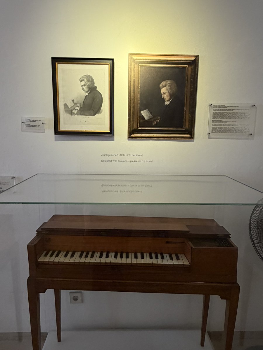 RR_099x's tweet photo. Mozart-Wohnhaus, Salzburg 🤎🕯️ https://t.co/OAmXIljfer