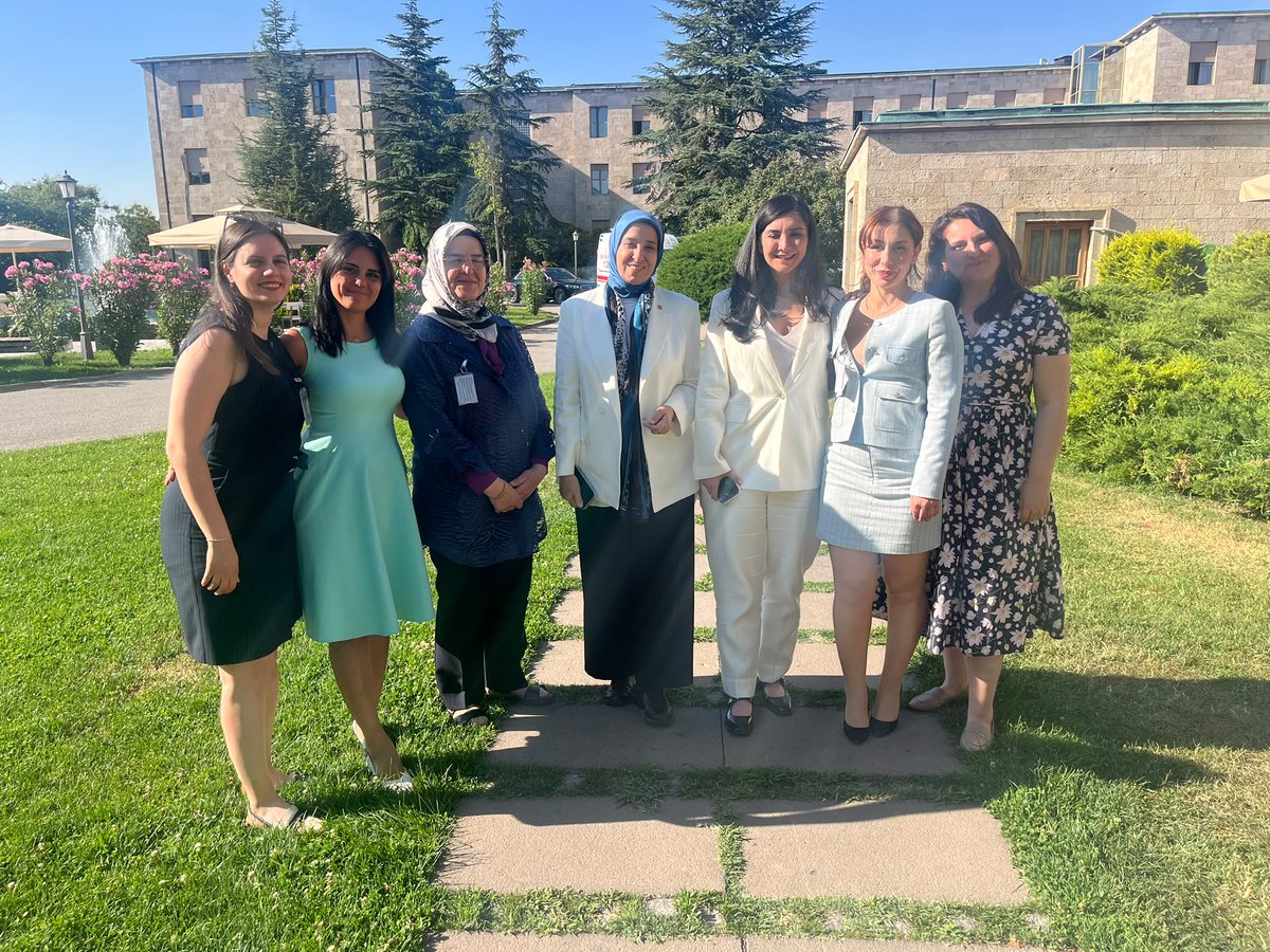 elifesendeva's tweet photo. TBMM Yeni Yol Partisi grup toplantısında Genel Başkanımız Sayın Ali Babacan: 

“Temiz siyaset mümkündür. Şeffaf yönetim mümkündür. Adaleti güçlendirmek mümkündür.  Türkiye bunu hak ediyor ve inşallah hep birlikte bunu başaracağız.”

Bugün;

📌 Basın toplantımızda bizlere eşlik eden Engelli Emeklilik Dayanışma Derneği @emeddernegi ve başta Ankara İl Başkanımız Sayın Elçin Gülören @elcinguloren_ 'e ve kıymetli Ankara İl Teşkilatı'na  @devaankarada 

📌Gazi Meclis'te ziyarette bulunan Aksaray İl Başkanı Sayın Necati Coşkuner @NecatiCOSKUNERR ve teşkilatına @AksarayDeva 

📌 Gazi Meclis'te ziyarette bulunan başta komisyon başkanımız Sayın @BasakAbdula olmak üzere kıymetli Çocuk Hareketi-Akran Zorbalığını Önleme Komisyonu üyelerine @cocukhareketitr 

📌 Gazi Meclis'te ziyarette bulunan Sayın Muhammed Salih Akgün'e 

teşekkürlerimi sunuyorum.

#tbmm #gündem #DEVA #alibabacan
