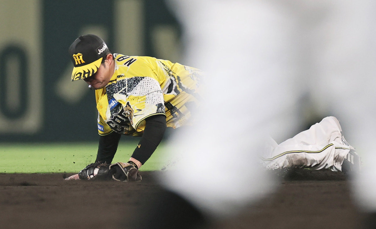 dailytigers2026's tweet photo. 藤川監督が「総力戦」と表現した一戦を勝ち切って５カード連続勝ち越しに成功。単独首位に浮上です🔥
#藤川球児
#中野拓夢
#阪神タイガース
#デイリースポーツ https://t.co/b9IgbPoKyl
