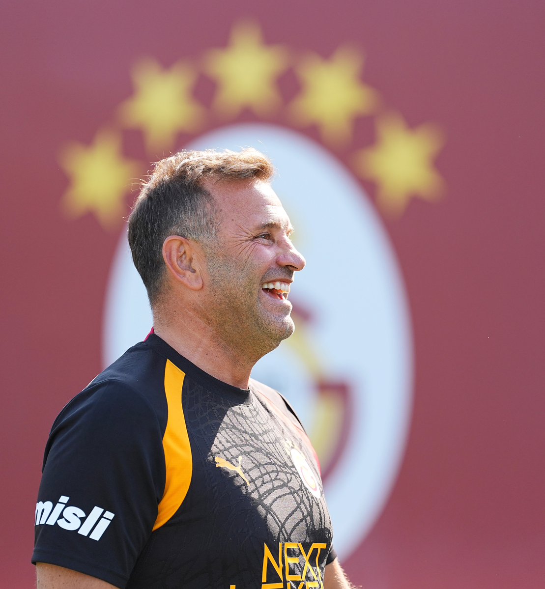 GalatasaraySK's tweet photo. 🦁 Aslanlarımız, yeni sezon hazırlıklarını bu akşam Kemerburgaz Metin Oktay Tesisleri’nde yaptığı antrenmanlarla sürdürdü. 💪 https://t.co/uMynI7qsFT