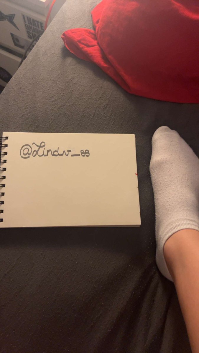 Lindv_ss's tweet photo. Besoin d’une nouvelle pédicure venez DM les petits soumis.

#moneyslave #femdom #soumis #moneyslaves #sugardaddy #soumis #moneyslavesfr https://t.co/HJ7a24qkiV