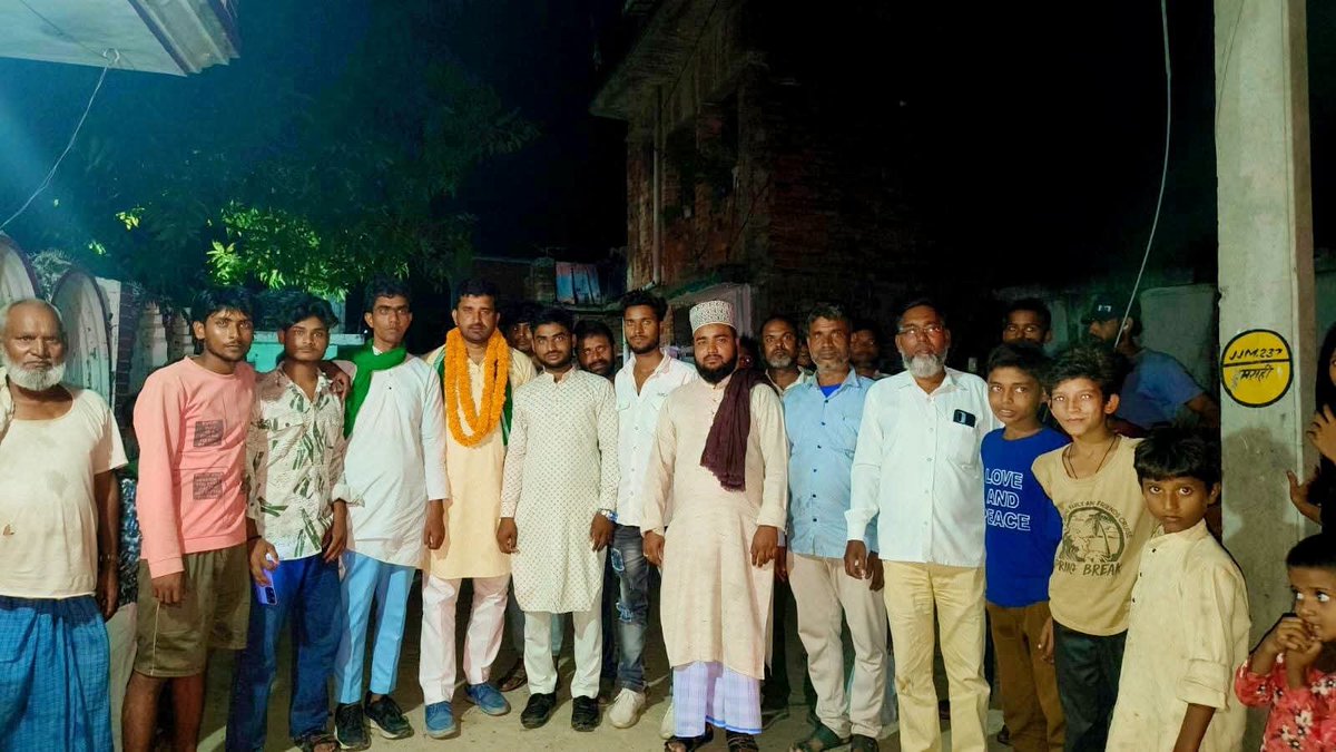 The_Mohdsalman's tweet photo. आज अपने विधानसभा क्षेत्र डुमरियागंज के मिठवल ब्लॉक में 
साथ में विधानसभा और जिला कमेटी मौजूद रही। (अब अपनी पार्टी, अपना वोट)
मिशन:–2027 विधानसभा चुनाव
@asadowaisi @imshaukatali https://t.co/3MRtnVtbNo