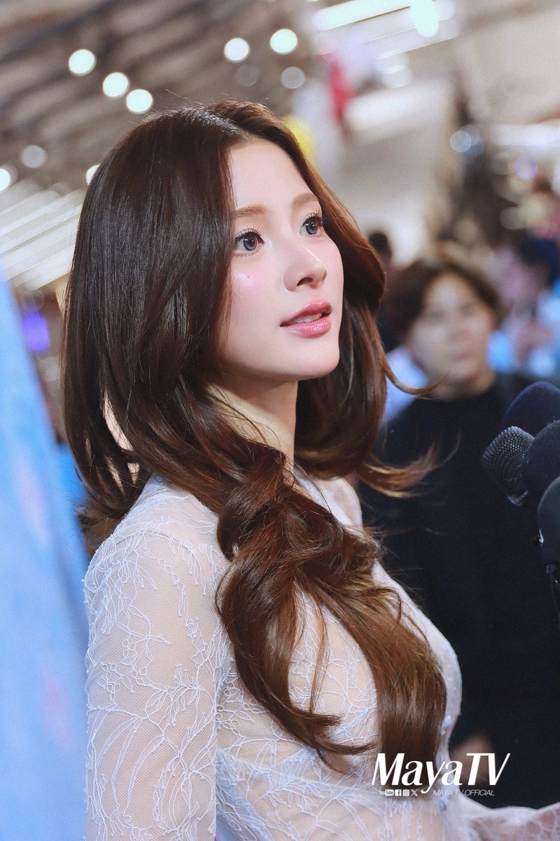 mayaonline2002's tweet photo. สวยสะกดใจ! ใบเฟิร์น พิมพ์ชนก #baifernbah ขึ้นแท่นพรีเซ็นเตอร์คนล่าสุดของ elis (เอลิส) เปิดประสบการณ์ความเย็นสดชื่นกับ "elis Freeze Cool" ในงาน "elis Freeze Cool..FREEZE THE MOMENT เริ่ดเกินต้าน"

Interview📽🔗https://t.co/N3h57wwONH

พร้อมให้สัมภาษณ์บรรยากาศสุดน่ารักในงาน #NYเขยนอร์เวย์สะใภ้ขอนแก่น เม้าท์แฟ่ดออกสเต็ปแดนซ์เอนเตอร์เทนเพื่อนๆ จนปวดตัว! เผยยังโสดแบบมีความสุข  

#elisThailand #FreezeTheMomentเริ่ดเกินต้าน #เอลิสฟรีซคลู #ใบเฟิร์นพิมพ์ชนก