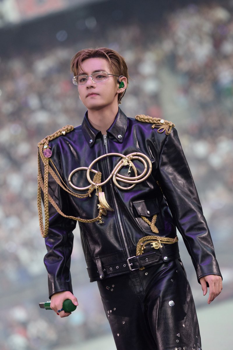 XFashion's tweet photo. The @bts_bighit World Tour is delivering all the looks 

V wears @celineofficial while performing in Paris https://t.co/8NEhPSqY4X