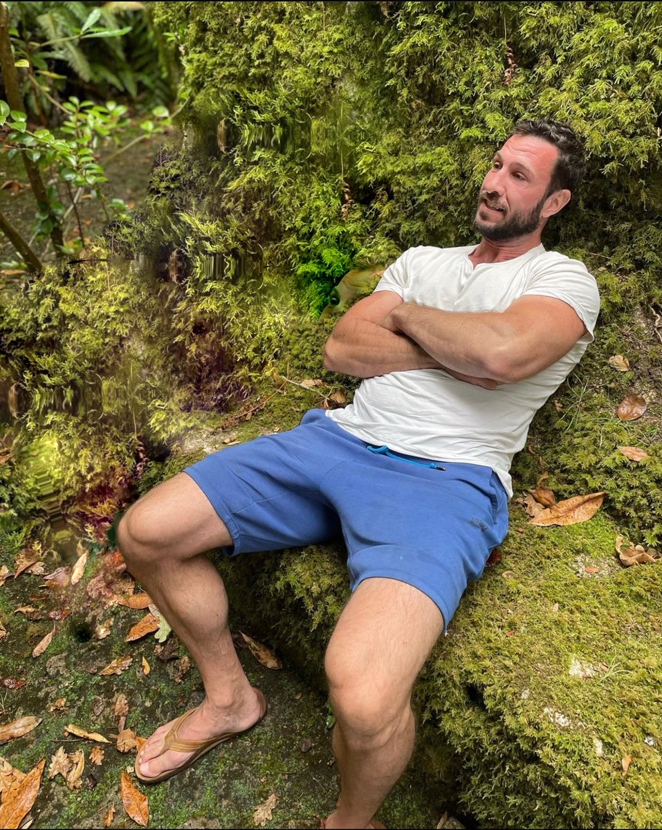 cncsubbottom69's tweet photo. pablo schreiber randomly having gorgeous feet https://t.co/VOSgVw16wf