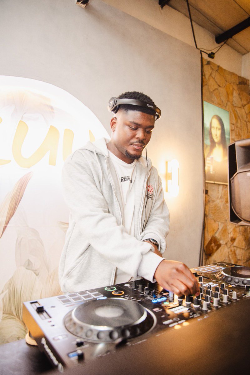 djflash23_'s tweet photo. Always Be Yourself, Keep Going Harder With Your Craft &amp; Never Give Up🎧✍🏽

📸 @Kamikaziproduc1 https://t.co/oBWbiNK3Sq