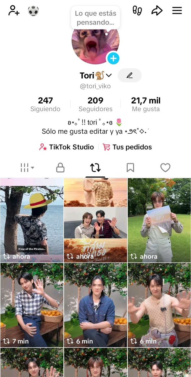 Tori_viko's tweet photo. ¡Hola a todas y todos!

Hace poco hice un tuit pidiendo apoyo de distintos fandoms para que se animen a ver la nueva serie de MaxNat y reciba todo el amor que se merece. Las chicas y yo nos pusimos muy felices al ver la respuesta tan positiva de tanta gente compartiendo la publicación para hacerla llegar más lejos.

Para seguir apoyando este proyecto, pueden ir a la cuenta de YOUR THIRD en X, o a las cuentas de Mandee Work en Instagram y TikTok, para compartir los posts y reels que ya están publicados.

 No hace falta publicar de más; con compartir algunos que consideren clave es suficiente para no hacer spam.

De igual forma también podemos dejarles comentarios a los chicos en sus cuentas de X @natasittttt y @mmaxmaxxxx

Recuerden usar siempre los hashtags oficiales para generar más interacciones y llegar a más personas:

#26นี้มีที่สามของเธอ
#ที่สามของเธอSeries
#YourThirdSeries

¡Muchas gracias a quienes se están sumando!