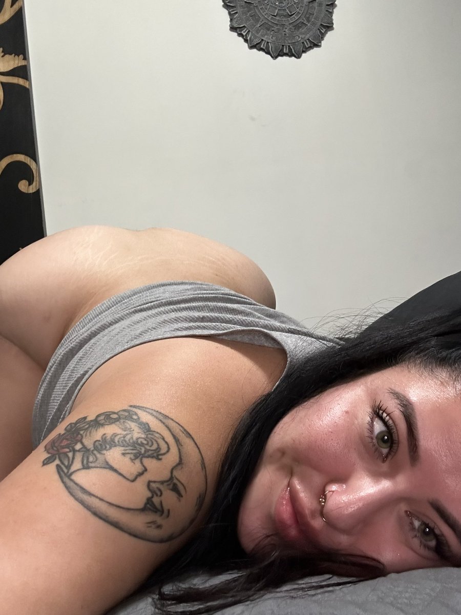 freakyjuicee's tweet photo. Who’s getting behind that?🥵😉 Dm for meetup 

#detroitcontentcreators #313freaks #Michiganfreaks #detroitbestsexparties #313contentcreators #313meetups #Michiganmeetups https://t.co/csDhG0xin3