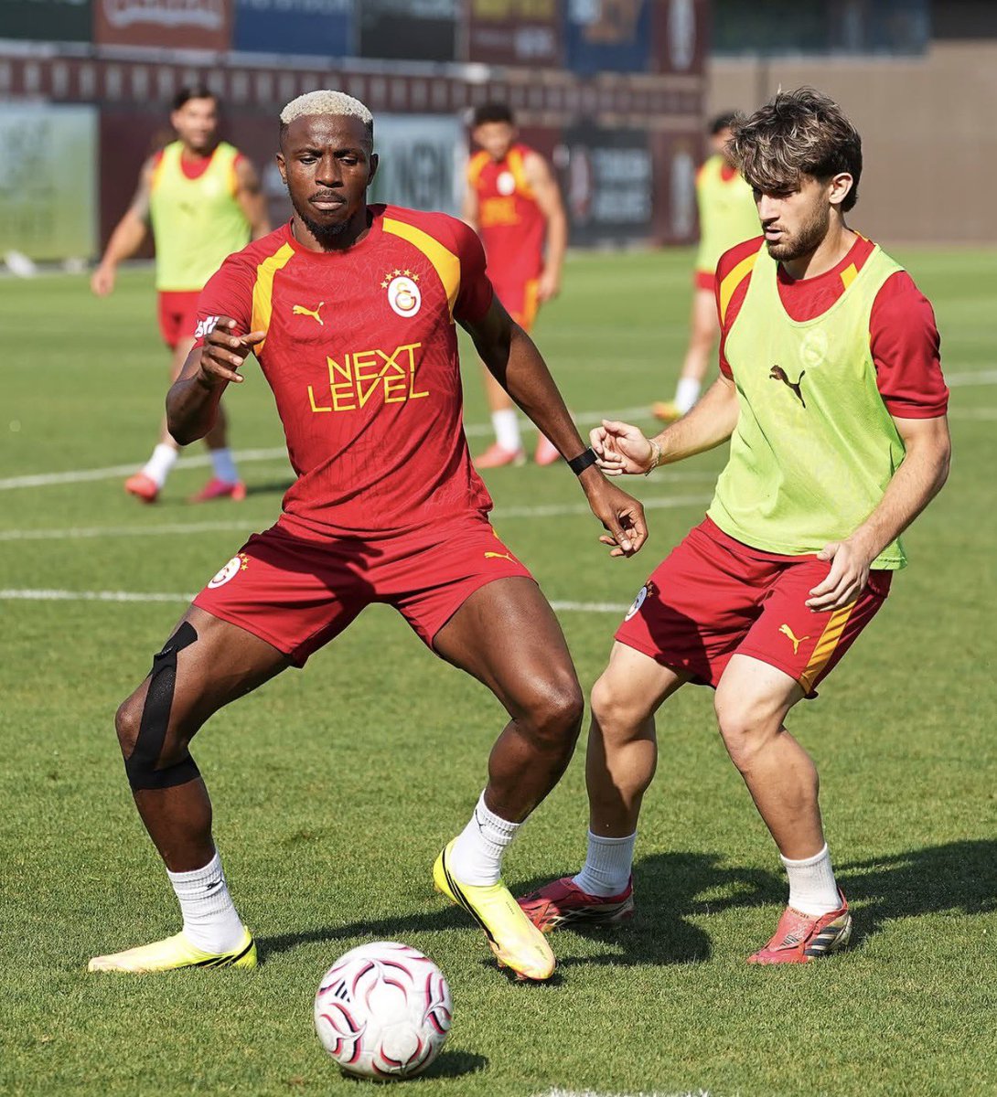 PesindeyizApp's tweet photo. 🦁 Victor Osimhen https://t.co/iTgsMXEreR