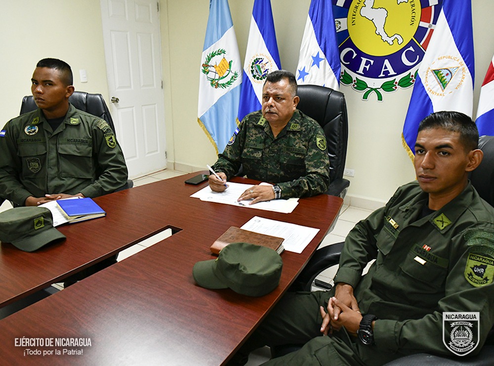 EjercitoNic's tweet photo. #NOTADEPRENSA | Especialistas de la #UnidadHumanitariaYDeRescate participó en reunión metodológica previo a la participación en el X Curso Integrado de Ayuda Humanitaria (Bloque II) Búsqueda y Rescate Urbano. #TodoPorLaPatria https://t.co/u5tNlhz7LC