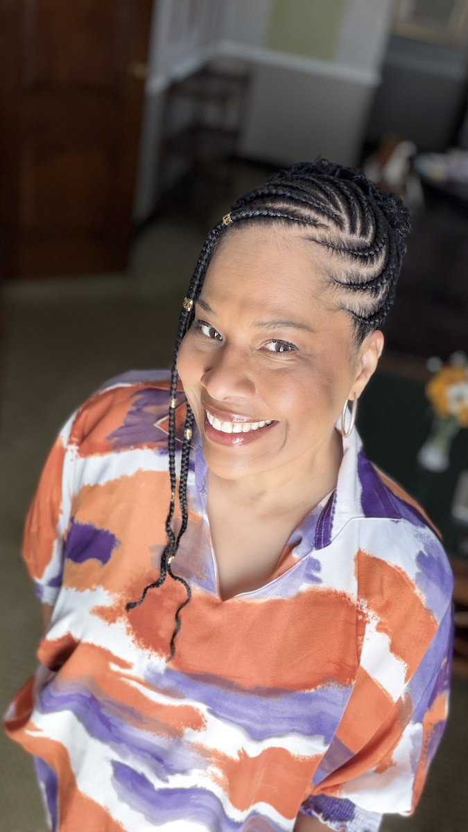 Nath_Yamb's tweet photo. 57 ans! Merci à tous ceux et toutes celles qui m’ont souhaité bon anniversaire aujourd’hui. Votre gentillesse et vos bénédictions sont mes boucliers! On avance! 🥰✊🏽 https://t.co/OAGNR9sDf8