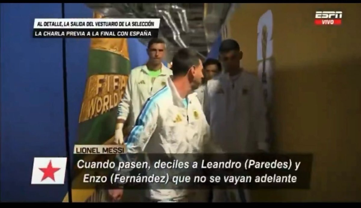 FCB_Xabhi's tweet photo. This is crazy man

Messi, being captain of Argentina DIDN'T KNOW Paredes wasn't in the starting lineup minutes before the final.

In the clip he's telling them not to push forward when Enzo and Paredes has the ball. 

What the hell happened inside that squad man. https://t.co/TMIcTznAga