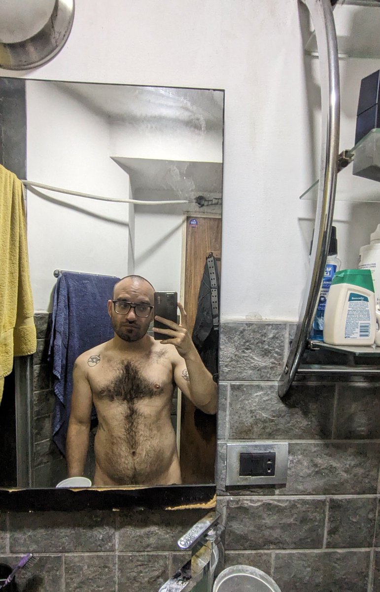 OFlordDann357's tweet photo. 💪🏻🧐🫠🤓

Vamos a ver si no pierdo tanta masa muscular por el reposo... https://t.co/H0koJWWf2T