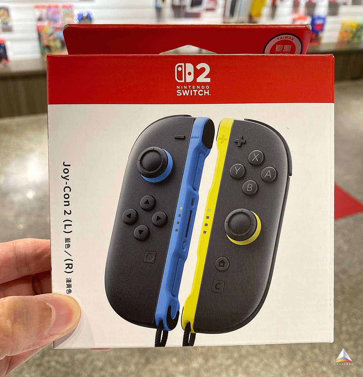 TVgamestore's tweet photo. 📣新片到貨『斯普拉遁 塗擊隊』📣

NS2 斯普拉遁 塗擊隊(中文版)
NS2 Joy-Con 2 控制器組(藍/黃)
Amiibo 魚漿幫(塗擊隊)

🎮歡樂谷電玩專賣店🎮
地址：新北市林口區文化二路一段372號-2
電話：02-2609-9792
歡迎加Line=> @tvgamestore https://t.co/OP24NvF1Nn