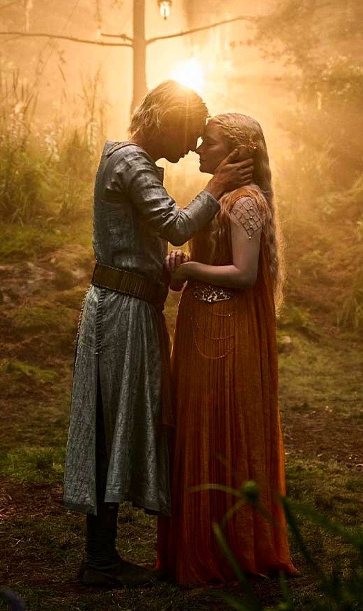 FellowshipFans's tweet photo. 🚨 “He has this voice that is rich and hypnotic and sonorous that feels it has the wisdom of the ages buried inside of it,” says Payne. 

“And then we did a chemistry read [with Clark], and instantly it just felt like he loved her so much. It felt so natural, and so organic, and so right.”

#TheRingsofPower #Celeborn #Galadriel

Via @empiremagazine